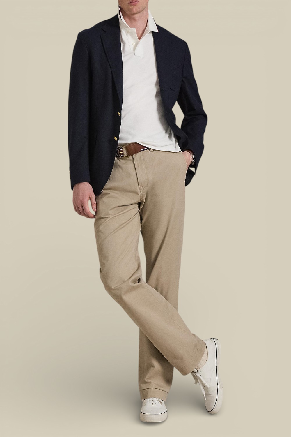 תמונת כל הלוק של חולצת פולו